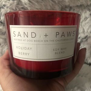 Sand and paws candle